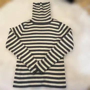 터틀넥 보더 스웨터 모 100% 그레이 x 아이보리