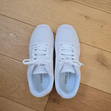 WIMBLEDON 화이트 스니커즈 23.0cm