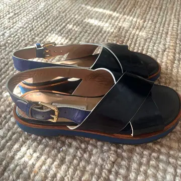 L'AUTRE CHOSE 로트레쇼즈 크로스 스트랩 샌들 블랙