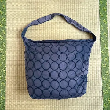 미나 페르호넨 탬버린 바디 백 일광화상 있음