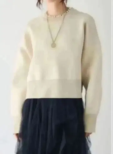 넥 펄 폴리 울 풀오버 Frene 프란느 같은 형태 심플