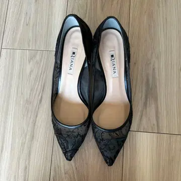 다이애나 블랙 펌프스