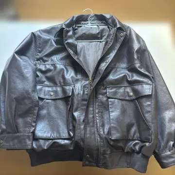 다크 브라운 가죽 자켓 봄버