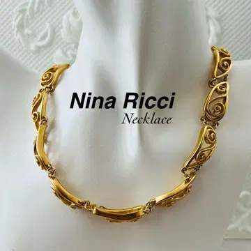 B01 Nina Ricci 목걸이 골드 컬러 스월 디자인 빈티지