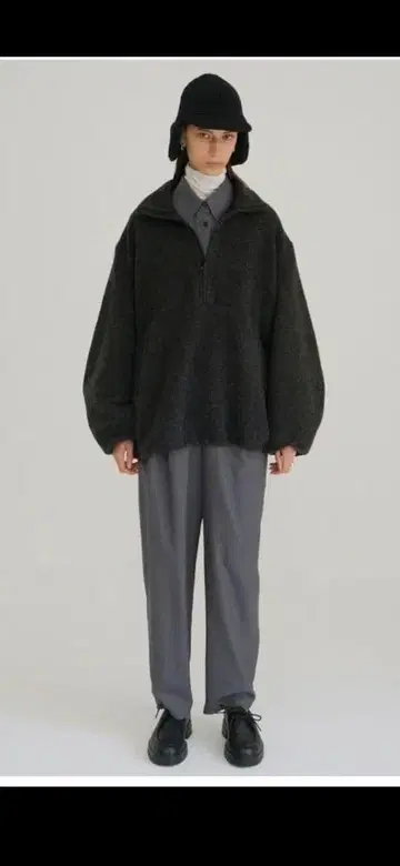 CLANE SLIVER HALF ZIP TOPS 차콜 그레이