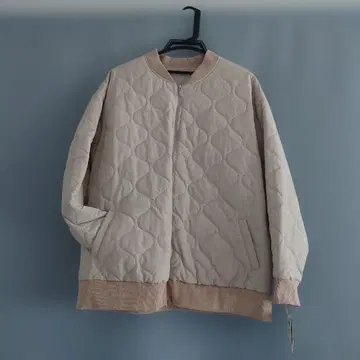 [ 새상품 ] 베이지 퀼팅 봄버 자켓 L 사이즈