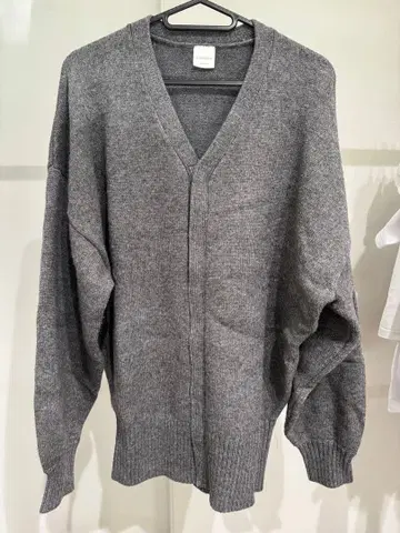 ELENDEEK 그레이 V넥 가디건 새상품급! 현품 한정!