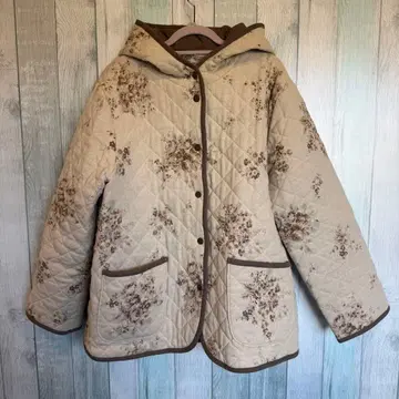 Real Handmade 꽃무늬 퀼팅 후드 부착 코트