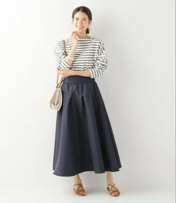 컨디션 최상 IENA 이에나 흐릿한 플라워 개더 스커트 네이비