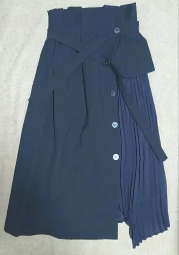 STUDIOUS 블랙 플리츠 스커트 사이즈 0