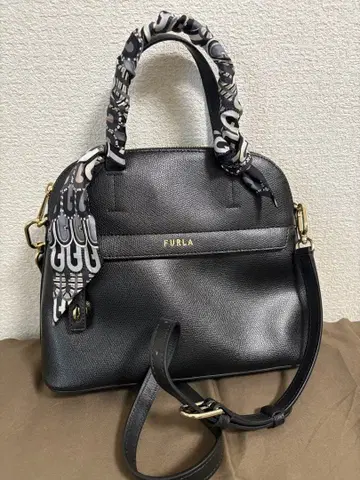 새상품급 FURLA 파이퍼 M 돔 2WAY 백 스카프 포함