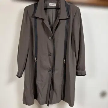 그레이 스트라이프 트렌치코트