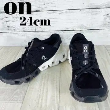 on Cloudstratus 러닝화 24cm 블랙