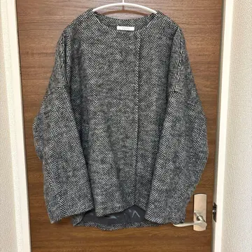 FENNEL 그레이 계열 헤링본 노카라 자켓 야마다야