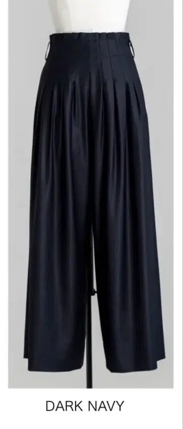 미사용 새상품 deres 18th 팬츠 사이즈 2 다크 네이비