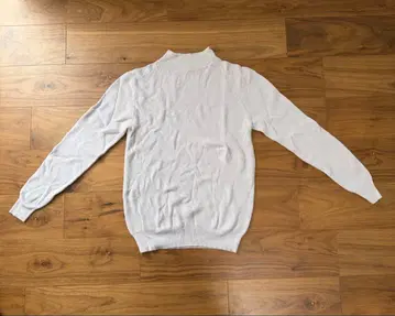 새상품급 A day in the life 쿨넥 스웨터 M