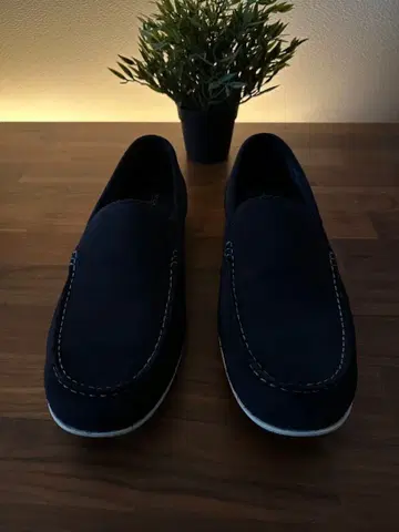 네이비 스웨이드 슬립온