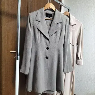 롱 테일러드 자켓과 원피스 셋업