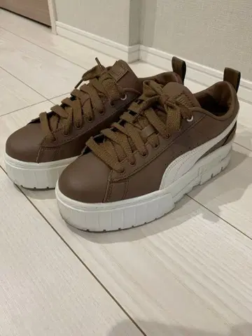 Puma 브라운 통굽 스니커즈