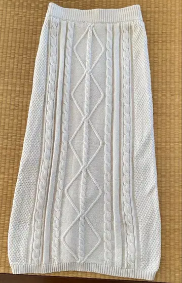 화이트 케이블 니트 타이트 롱 스커트 사이즈 F 미사용 새상품 택 포함