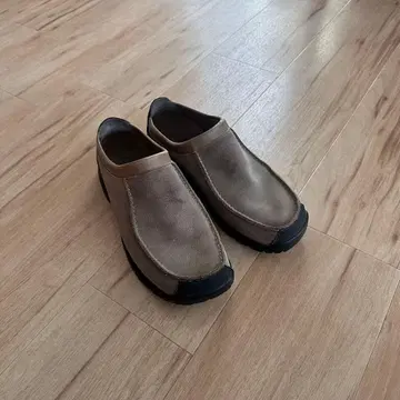 'Clarks '빈티지 스웨이드 레더 슬립 온