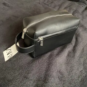 [ 새상품 ZARA ] 파우치 BLACK