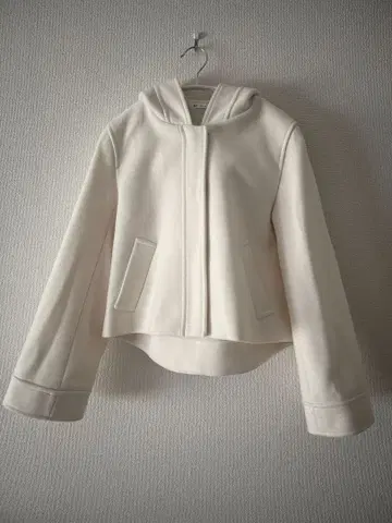 M.deu 에무두 후드 부착 화이트 자켓 사이즈 38