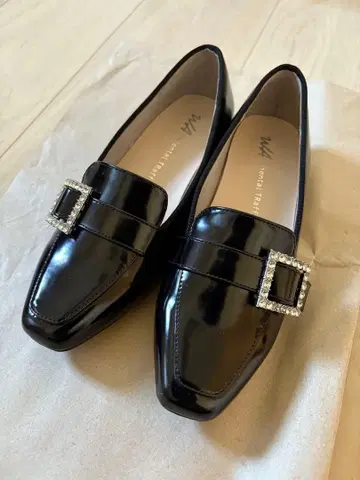 오리엔탈 트래픽 비쥬 장식 블랙 로퍼