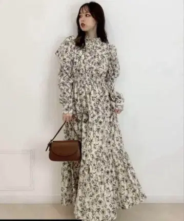 dazzlin 백리본 플라워 프린트 원피스