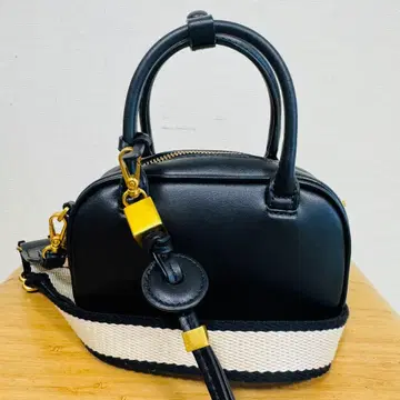 ZARA 블랙 숄더백