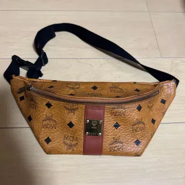 MCM 바디백 가죽 브라운