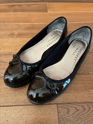 플랫슈즈 브라운 초콜릿 에나멜 천연 가죽 마가렛호웰