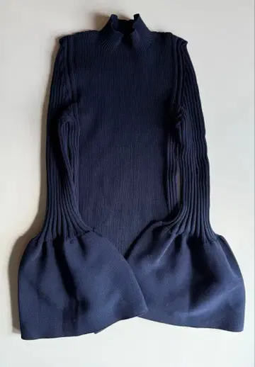 CFCL POTTERY LONG BELL SLEEV 네이비