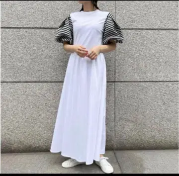 보더스 앳 발코니 퍼프 슬리브 T 드레스