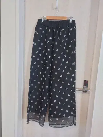 [ 새상품 ] Aga 꽃무늬 자수 오간자 레이어드 팬츠