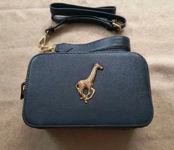 이아파피요네 브루클린 참 네이비 숄더백