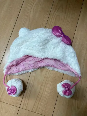 헬로키티 팬캡 복슬복슬