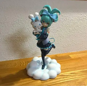 하츠네 미쿠 Luminasta 하츠네 미쿠 x 시나모롤