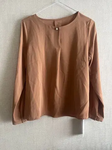 [ 미사용 새상품 ] NATURAL BEAUTY BASIC 블라우스