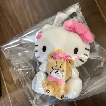 헬로키티 타이니 참 포함 봉제 인형
