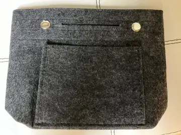 그레이 펠트 핸드백