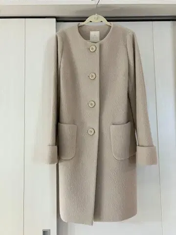 베이지 노카라 코트 이에나 새상품급