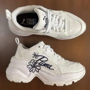 Puma 푸마 화이트 스니커즈 플라워 자수 통굽 24.0cm