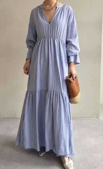 새상품급 시너리 티어드 맥시 원피스 M 2024SS 라이트 블루