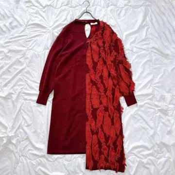 새상품급 라우타시 미요시 아야카 착용 비대칭 디자인 니트 원피스 S