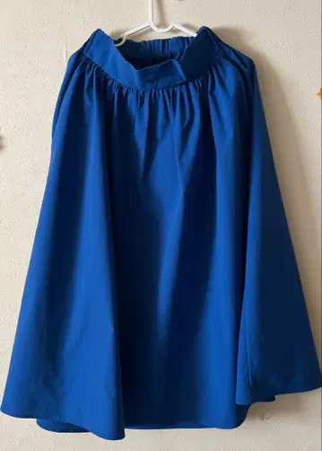 SIMPLICITE 선명한 파란색 플레어 스커트