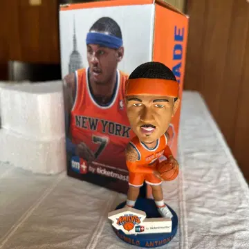 카멜로 앤서니 보블헤드 피규어