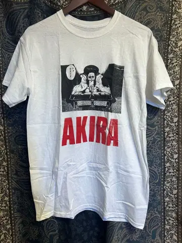 AKIRA 미야코 그래픽 T셔츠 화이트