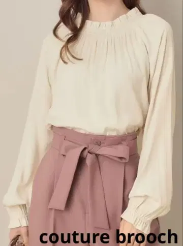 새상품 쿠튀르 브로치 RT피케 전후 2way 셔링 블라우스 M