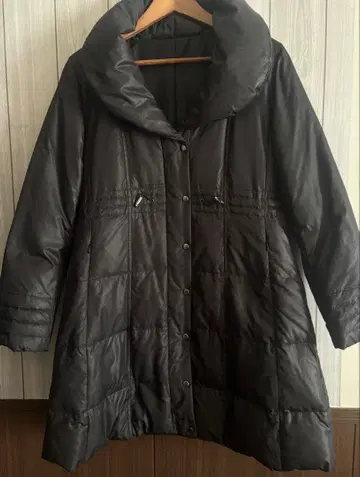 MADAM PARIS 블랙 다운 코트 M